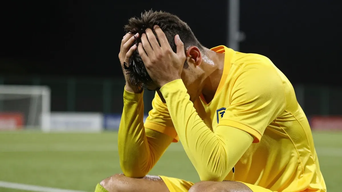 Efter en sen självmålssmäll står Mjällby ensam kvar som Sveriges sista hopp om att hålla landet bland de 22 bästa i...